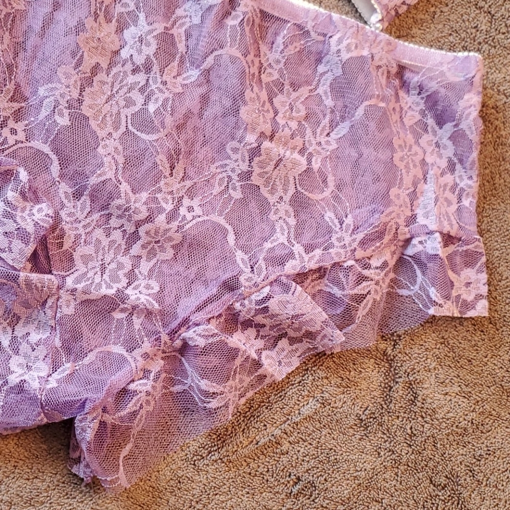 Two peice lavender lace lingerie set in size large - Picture 3 of 4